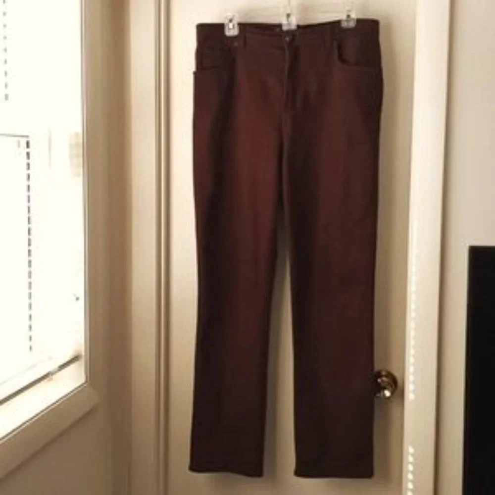 Gloria Vanderbilt Women's Straight Leg  High Rise Jeans - Size (12) - Brown - Picture 6 of 6